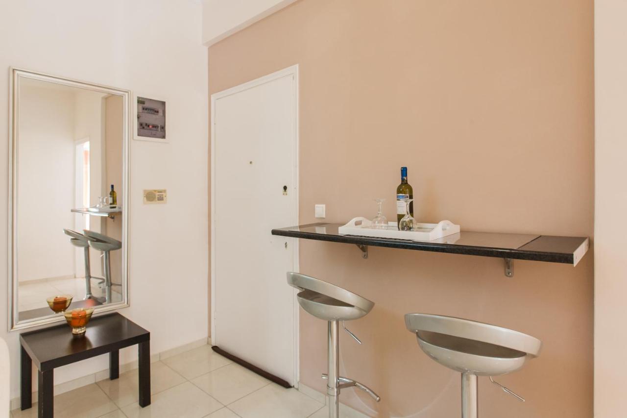 Central Apartment At Plaka 1 Bed For 2 Pers 아테네 외부 사진